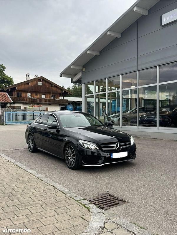 Culoarenegru Utilizat 2017 Mercedes C220 AMG line Berlinǎ | 20.900 EUR (Preț OK) - Imagine 1/4