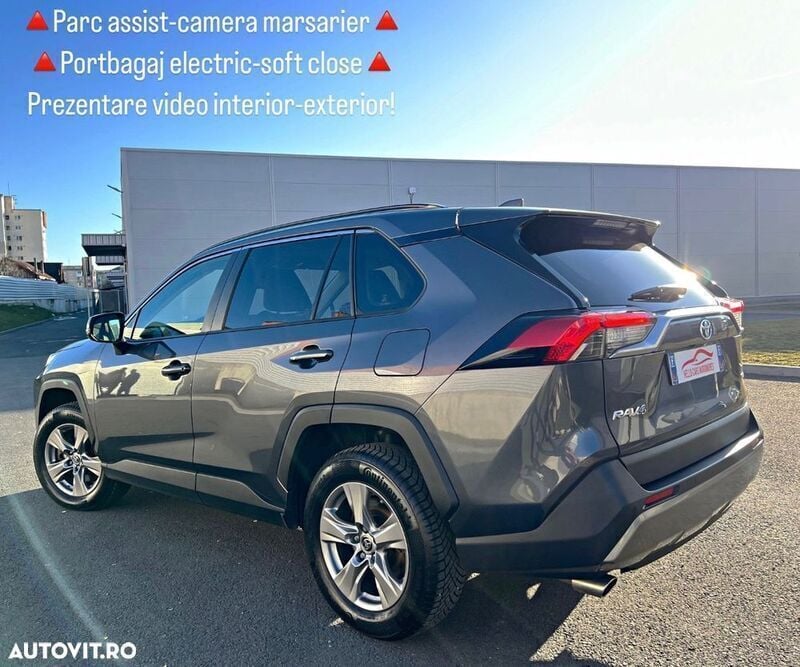 Second-hand Toyota RAV4 Hybrid Business Edition 178 CP (130 kW) 2022 Gri SUV