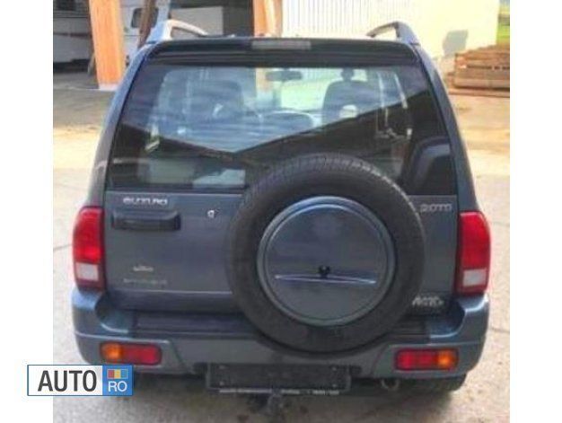 Second-hand Suzuki Grand Vitara 109 CP (80 kW) 2005 Gri SUV