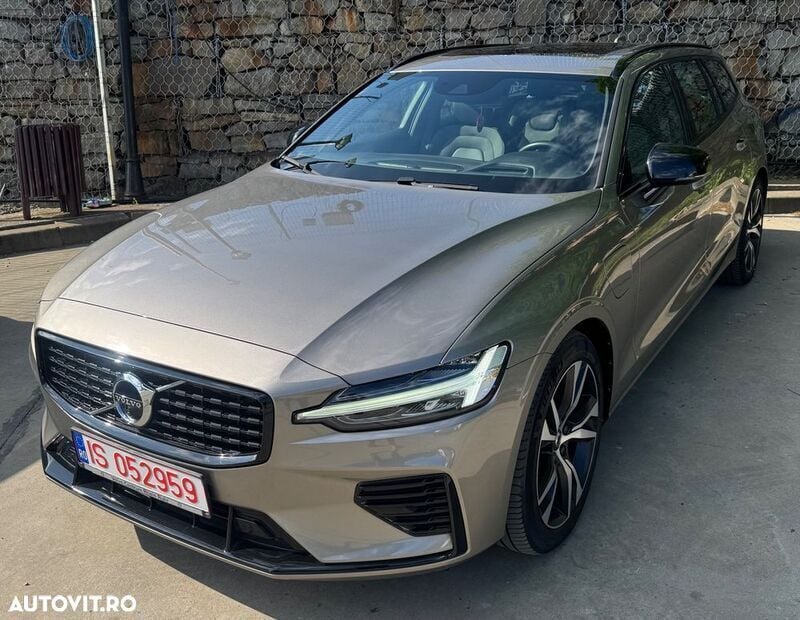 Gri Utilizat 2021 Volvo V60 R-Design Break | 27.499 EUR (Preț OK) - Imagine 1/4