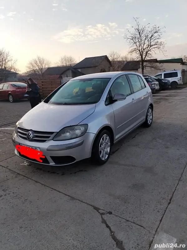 Utilizat 2005 VW Golf V Berlinǎ | 2.900 EUR (Preț OK) - Imagine 1/3