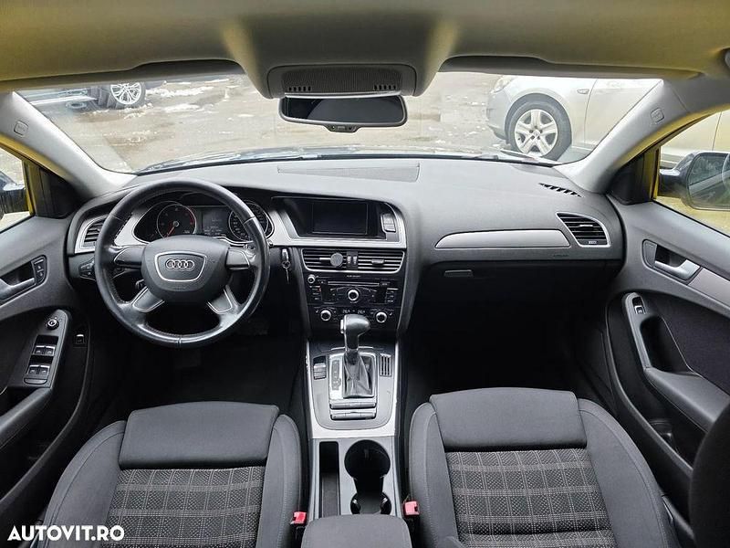 Second-hand Audi A4 Design 150 CP (110 kW) 2014 Culoarealbastru Berlinǎ