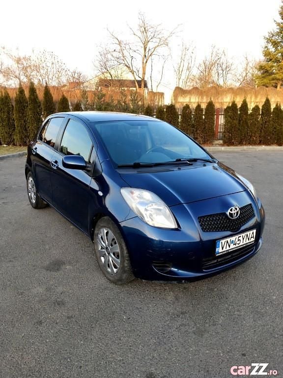 Albastru Utilizat 2006 Toyota Yaris Hatchback | 1.500 EUR - Imagine 1/4