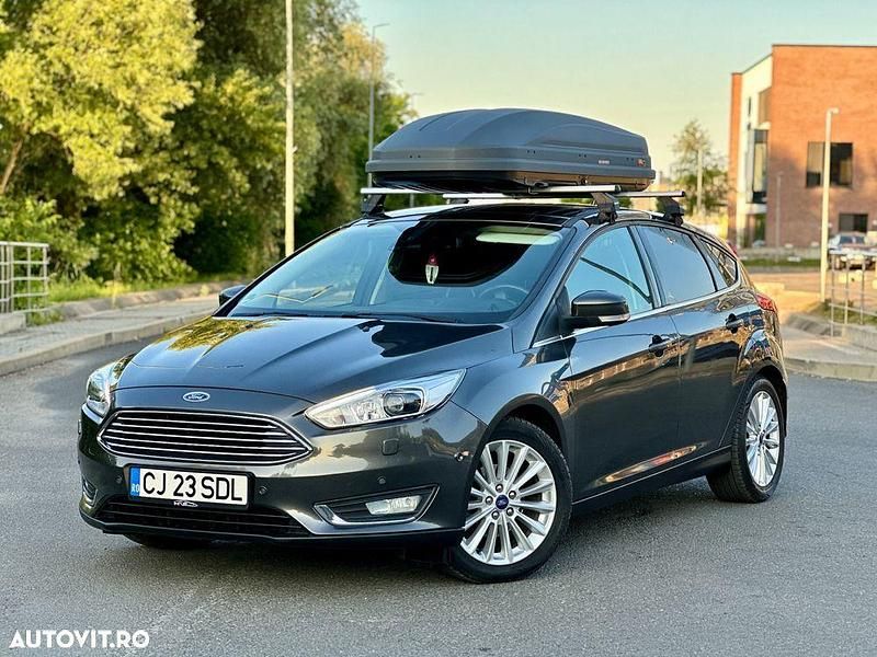 Gri Utilizat 2016 Ford Focus Titanium Hatchback | 8.999 EUR (Scump) - Imagine 1/4