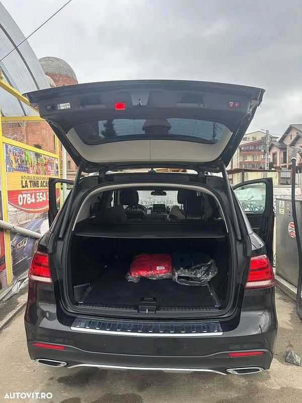 Second-hand Mercedes GLE350 258 CP (189 kW) 2018 Culoarenegru SUV