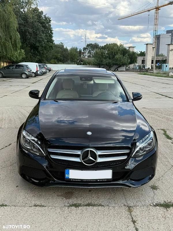 Negru Utilizat 2015 Mercedes C220 Avantgarde Berlinǎ | 15.900 EUR (Preț OK) - Imagine 1/4