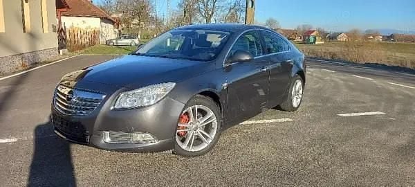 Second-hand Opel Insignia 130 CP (95 kW) 2011 Hatchback