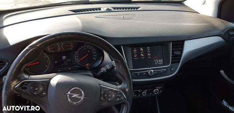 Second-hand Opel Crossland X Enjoy 110 CP (80 kW) 2017 Culoarealbastru SUV