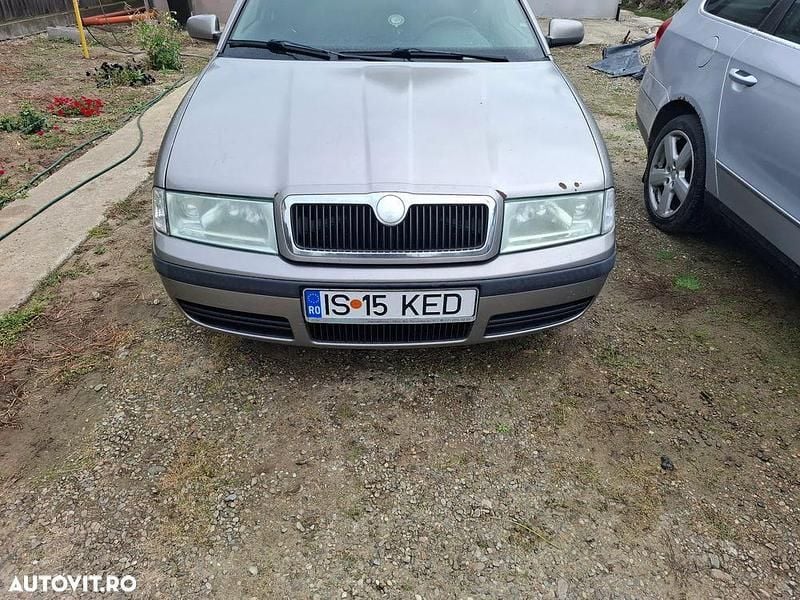 Culoareargint Utilizat 2007 Skoda Octavia Tour Coupe | 3.200 EUR (Preț bun) - Imagine 1/4