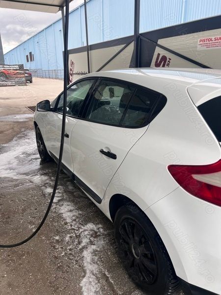 Utilizat 2010 Renault Mégane III Hatchback | 3.300 EUR (Preț OK) - Imagine 1/4