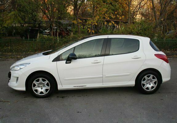 Alb Utilizat 2007 Peugeot 308 Hatchback | 3.950 EUR (Scump) - Imagine 1/4