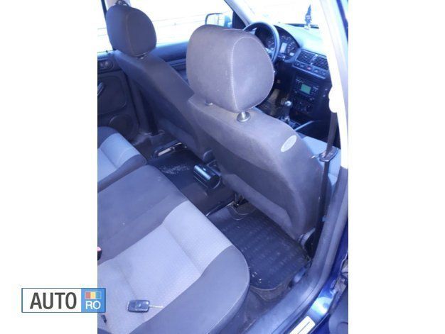 Second-hand VW Golf IV 101 CP (74 kW) 2004 Albastru marin Break