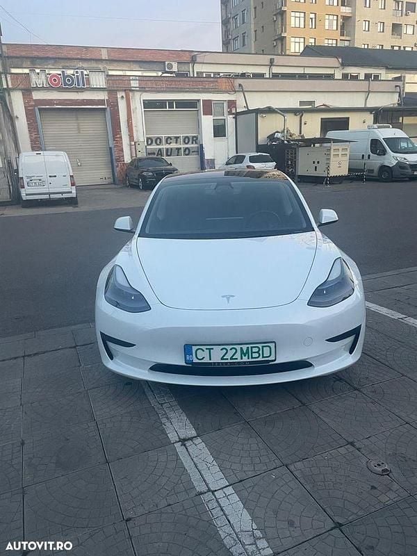 Culoarealb Utilizat 2021 Tesla Model 3 RWD Berlinǎ | 26.000 EUR (Preț OK) - Imagine 1/4