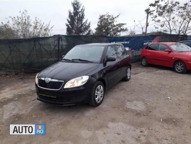 Negru Utilizat 2011 Skoda Fabia Hatchback | 4.150 EUR (Scump) - Imagine 1/4