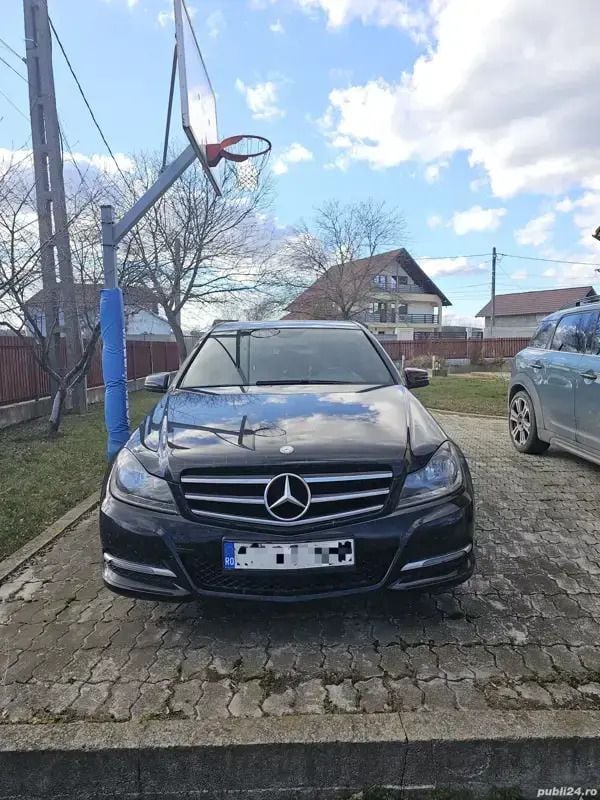 Utilizat 2013 Mercedes C200 Berlinǎ | 11.000 EUR (Super Preț) - Imagine 1/4