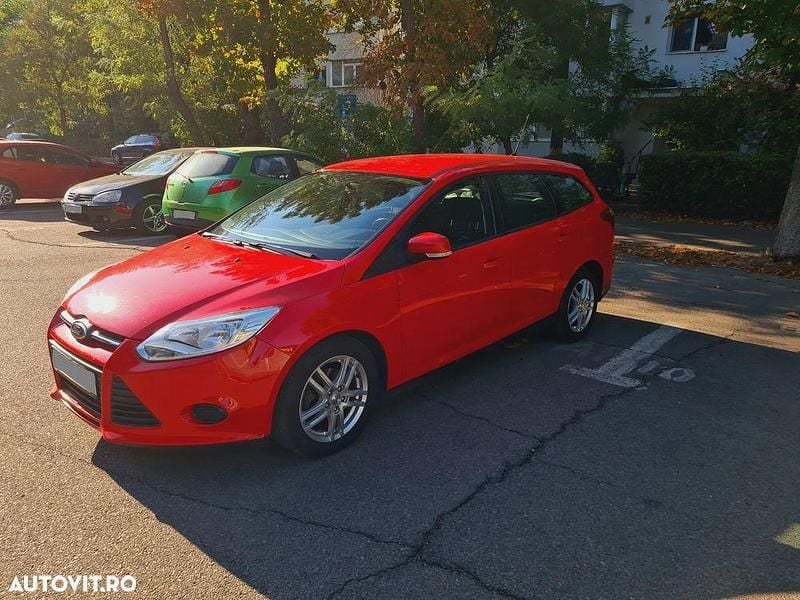 Culoarerosu Utilizat 2012 Ford Focus Ambiente Break | 4.000 EUR (Preț OK) - Imagine 1/4