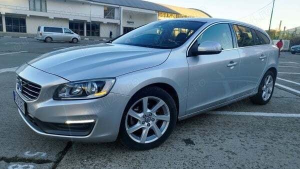 Gri Utilizat 2014 Volvo V60 Break | 9.000 EUR (Preț bun) - Imagine 1/4