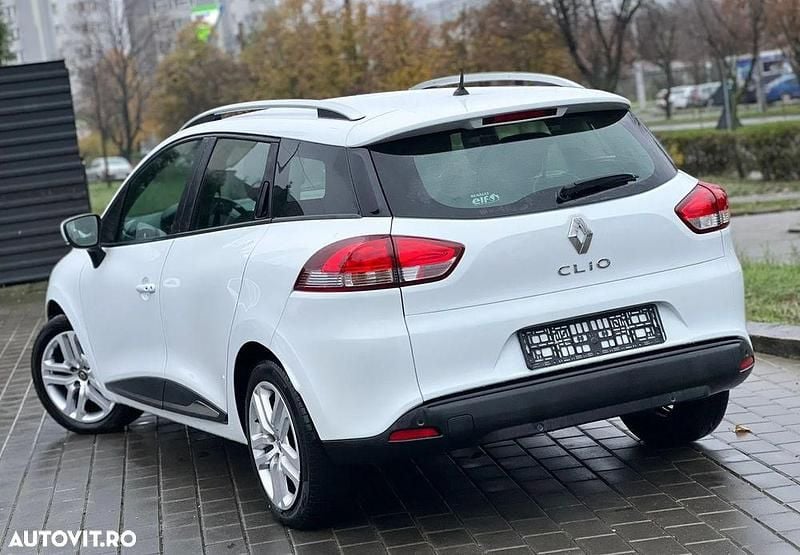 Second-hand Renault Clio GrandTour LIMITED 90 CP (66 kW) 2018 Culoarealb Break