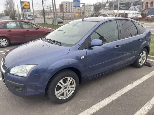 Albastru Utilizat 2005 Ford Focus Hatchback | 2.400 EUR (Puțin scump) - Imagine 1/4