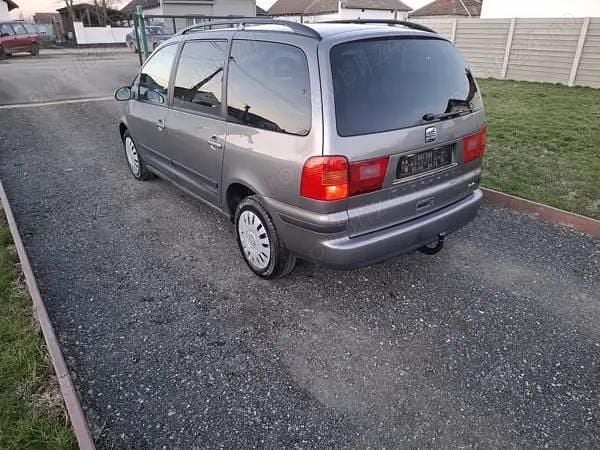 Second-hand VW Sharan United 140 CP (102 kW) 2010 Gri Monovolum