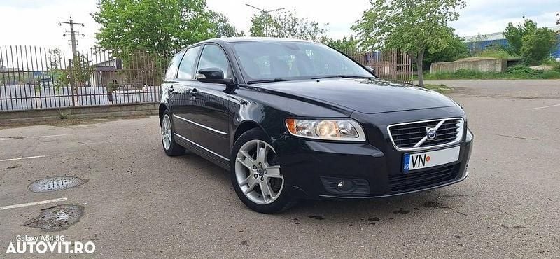 Negru Utilizat 2009 Volvo V50 Break | 4.900 EUR (Puțin scump) - Imagine 1/4