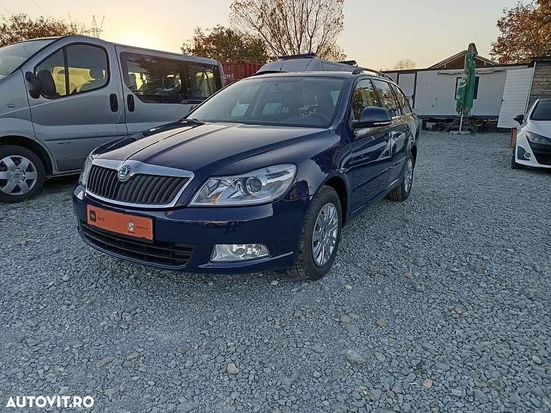 Culoarealbastru Utilizat 2012 Skoda Octavia Ambition Break | 4.300 EUR (Preț bun) - Imagine 1/4