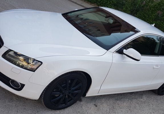 Alb Utilizat 2010 Audi A5 Sport Coupe | 11.900 EUR (Scump) - Imagine 1/4