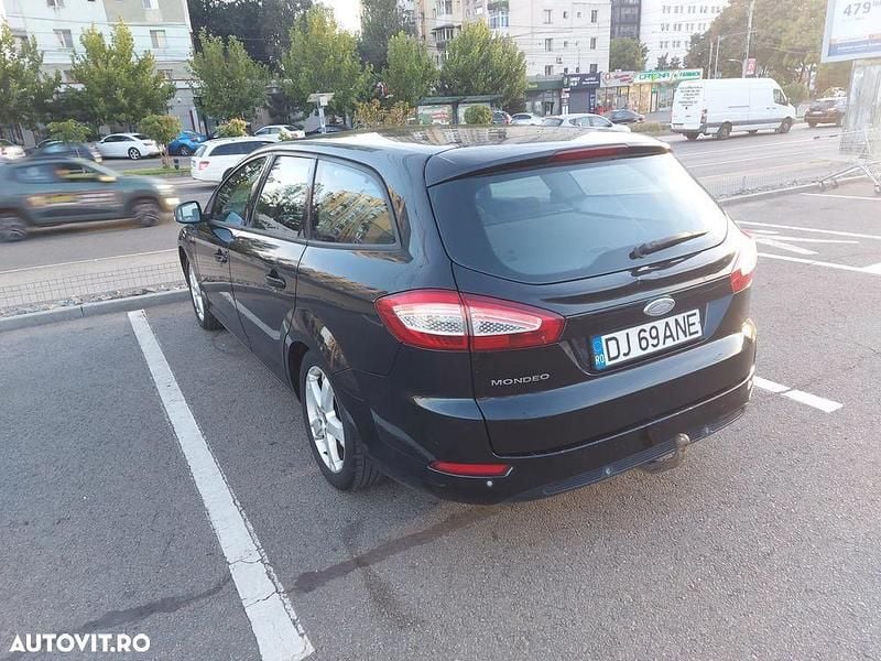 Second-hand Ford Mondeo Ambiente 115 CP (84 kW) 2011 Culoarenegru Break