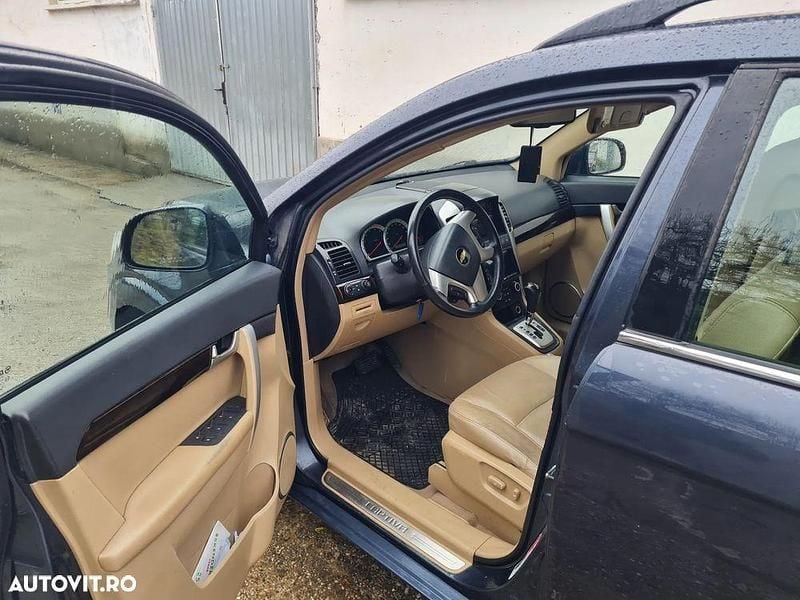 Second-hand Chevrolet Captiva LT 150 CP (110 kW) 2009 Culoarealbastru SUV