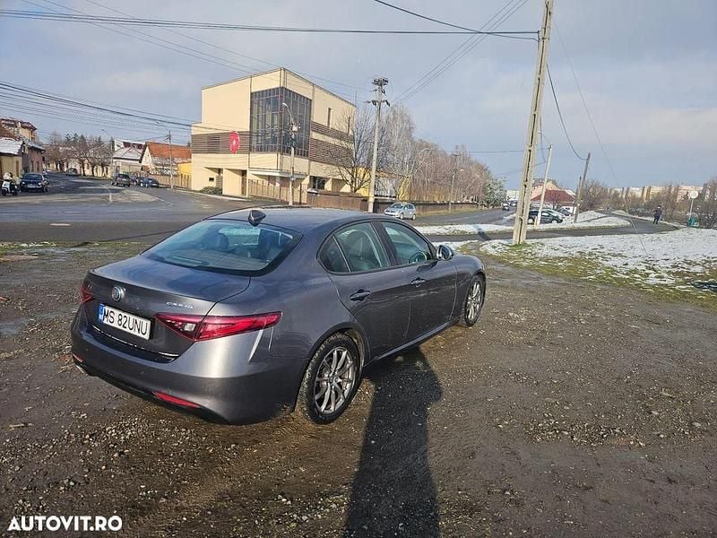 Second-hand Alfa Romeo Giulia 150 CP (110 kW) 2017 Culoaregri Berlinǎ