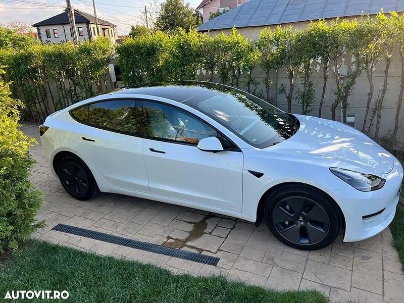 Second-hand Tesla Model 3 366 kW (498 CP) 2022 Culoarealb Berlinǎ
