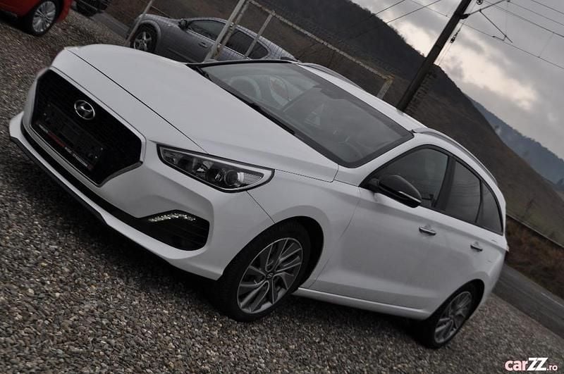 Alb Utilizat 2019 Hyundai i30 Break | 8.999 EUR (Super Preț) - Imagine 1/4