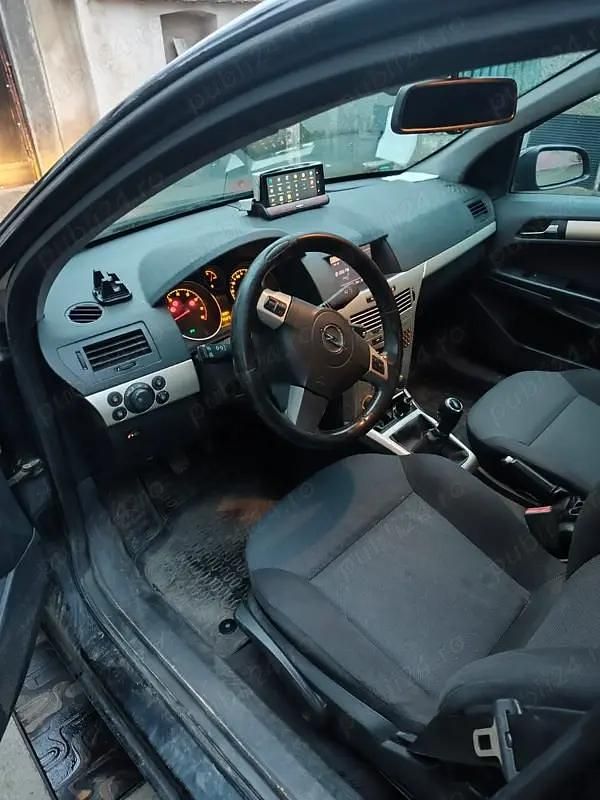 Second-hand Opel Astra 116 CP (85 kW) 2008 Break