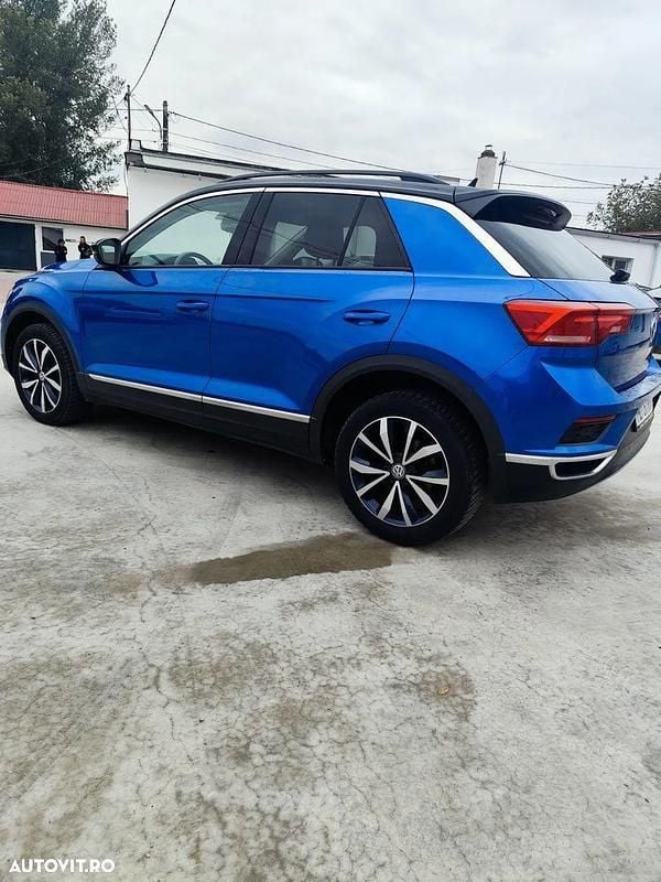 Culoarealbastru Utilizat 2018 VW T-Roc Design SUV | 19.250 EUR (Preț OK) - Imagine 1/4