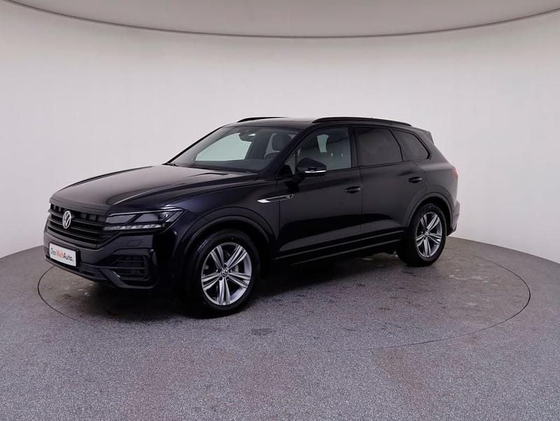 Negru metalic perleffect Second-hand 2022 VW Touareg R-line SUV | 48.200 EUR (Puțin scump) - Imagine 1/4