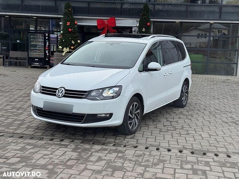 Second-hand VW Sharan Highline 150 CP (110 kW) 2019 Culoarealb Monovolum
