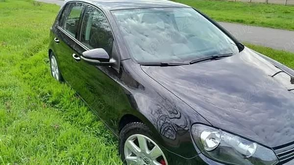 Utilizat 2010 VW Golf VI Berlinǎ | 5.000 EUR (Preț OK) - Imagine 1/4