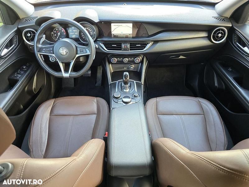Gri Utilizat 2019 Alfa Romeo Stelvio Sprint SUV | 21.990 EUR - Imagine 1/4