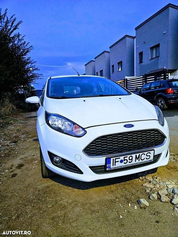 Second-hand Ford Fiesta 100 CP (73 kW) 2017 Culoarealb