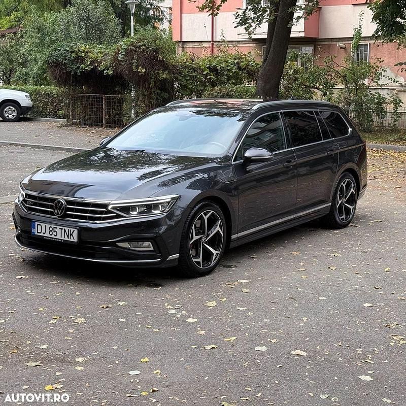 Culoaregri Utilizat 2021 VW Passat Highline Break | 21.490 EUR (Puțin scump) - Imagine 1/4