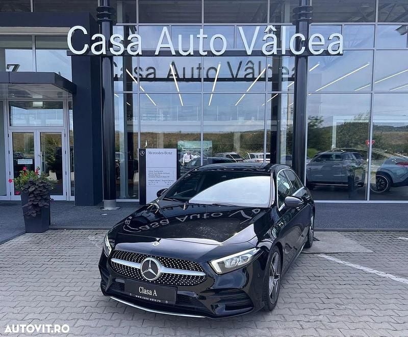 Culoarenegru Utilizat 2019 Mercedes A180 Hatchback | 20.500 EUR (Preț OK) - Imagine 1/4