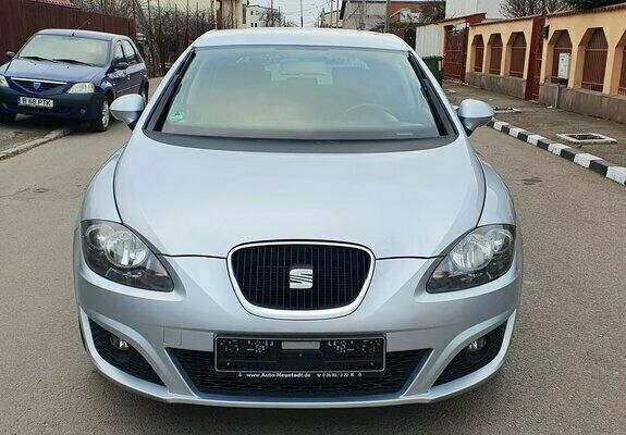 Gri Utilizat 2010 Seat Leon Hatchback | 4.799 EUR (Puțin scump) - Imagine 1/4