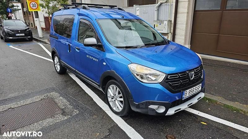 Culoarealbastru Utilizat 2019 Dacia Dokker Stepway Van | 8.200 EUR (Scump) - Imagine 1/4