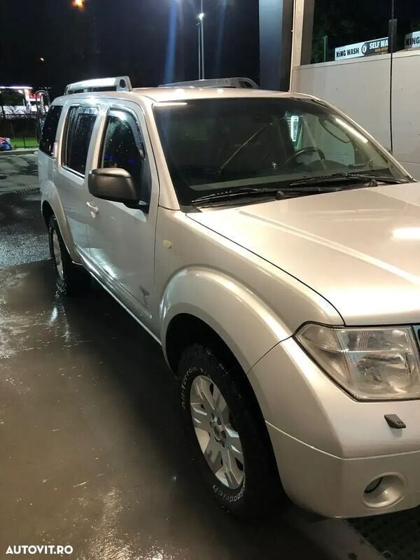 Gri Utilizat 2006 Nissan Pathfinder SUV | 6.450 EUR - Imagine 1/4