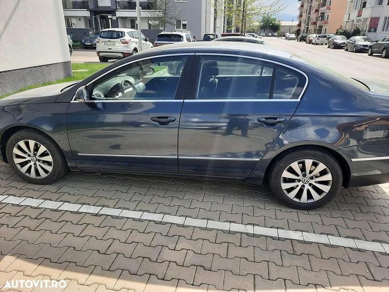 Culoarealbastru Utilizat 2007 VW Passat Comfortline Break | 4.500 EUR (Puțin scump) - Imagine 1/1