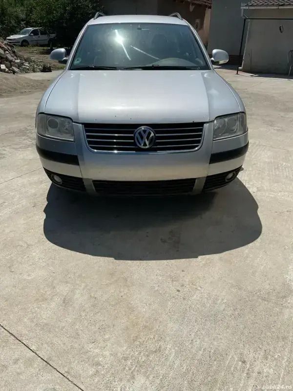 Gri Utilizat 2004 VW Passat Break | 1.800 EUR (Preț OK) - Imagine 1/4
