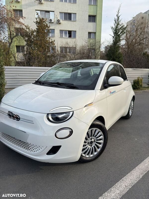 Alb Utilizat 2022 Fiat 500e Action Hatchback | 13.500 EUR (Preț bun) - Imagine 1/4