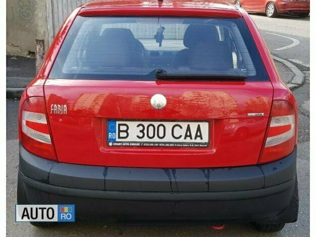 Rosu Utilizat 2006 Skoda Fabia Hatchback | 2.000 EUR (Preț bun) - Imagine 1/4