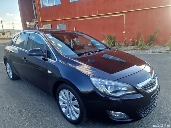 Second-hand Opel Astra 130 CP (95 kW) 2011 Berlinǎ