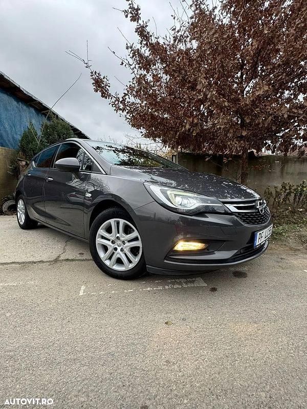 Second-hand Opel Astra Exklusiv 136 CP (100 kW) 2016 Culoaregri Hatchback
